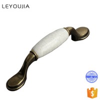 Zinc alloy wooden sliding door hardware Furniture kitchen cabinet pull handle